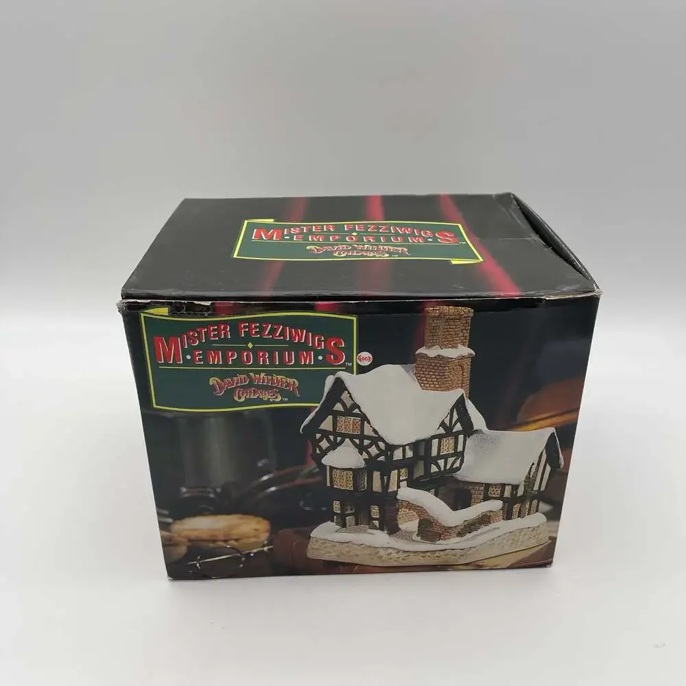 Vintage 1990 David Winter Mister Fezziwig's Emporium Christmas Cottage with Box‎